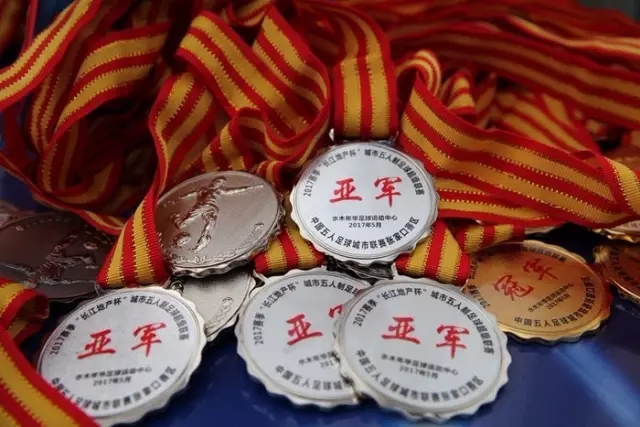 王钰栋完成“突破性一击” 卡内达的担子依然沉重