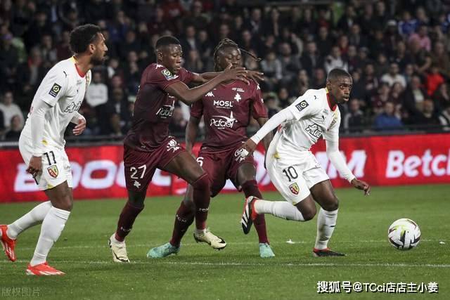 祝铭震14+7崔永熙23分 广州送江苏四连败